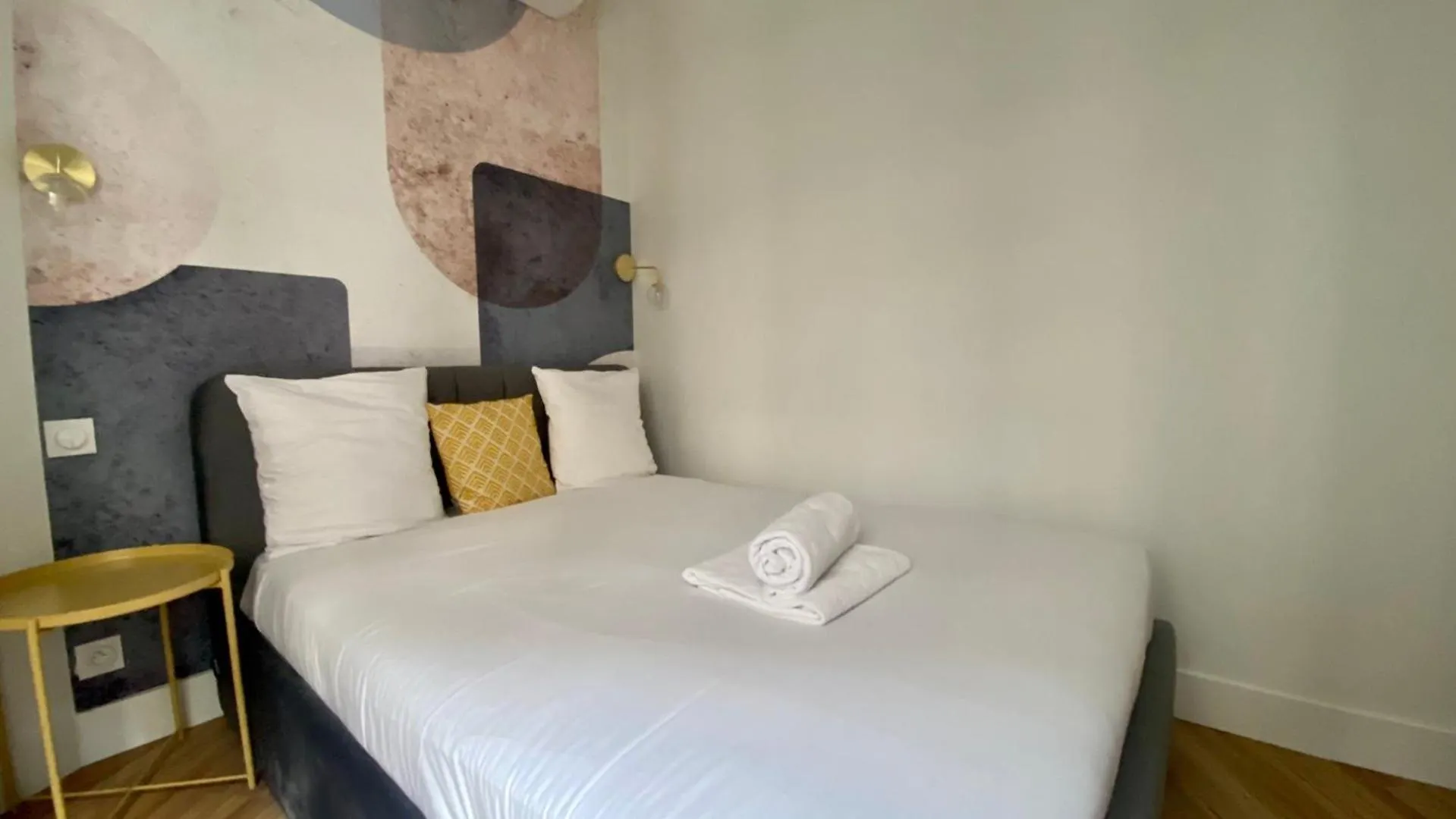 Appartement Lumineux Proche Saint-Lazare - 8P Párizs 0*,  Franciaország