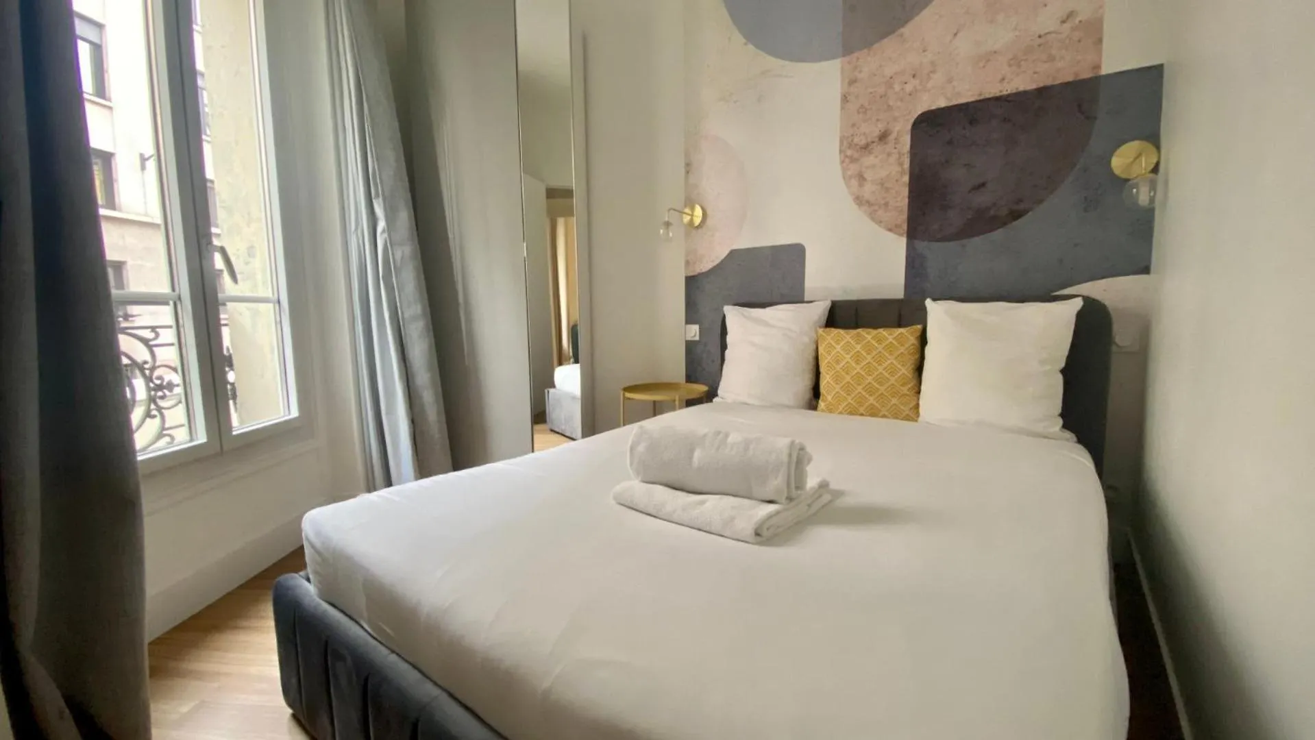 Appartement Lumineux proche de Saint-Lazare - 8P Paris