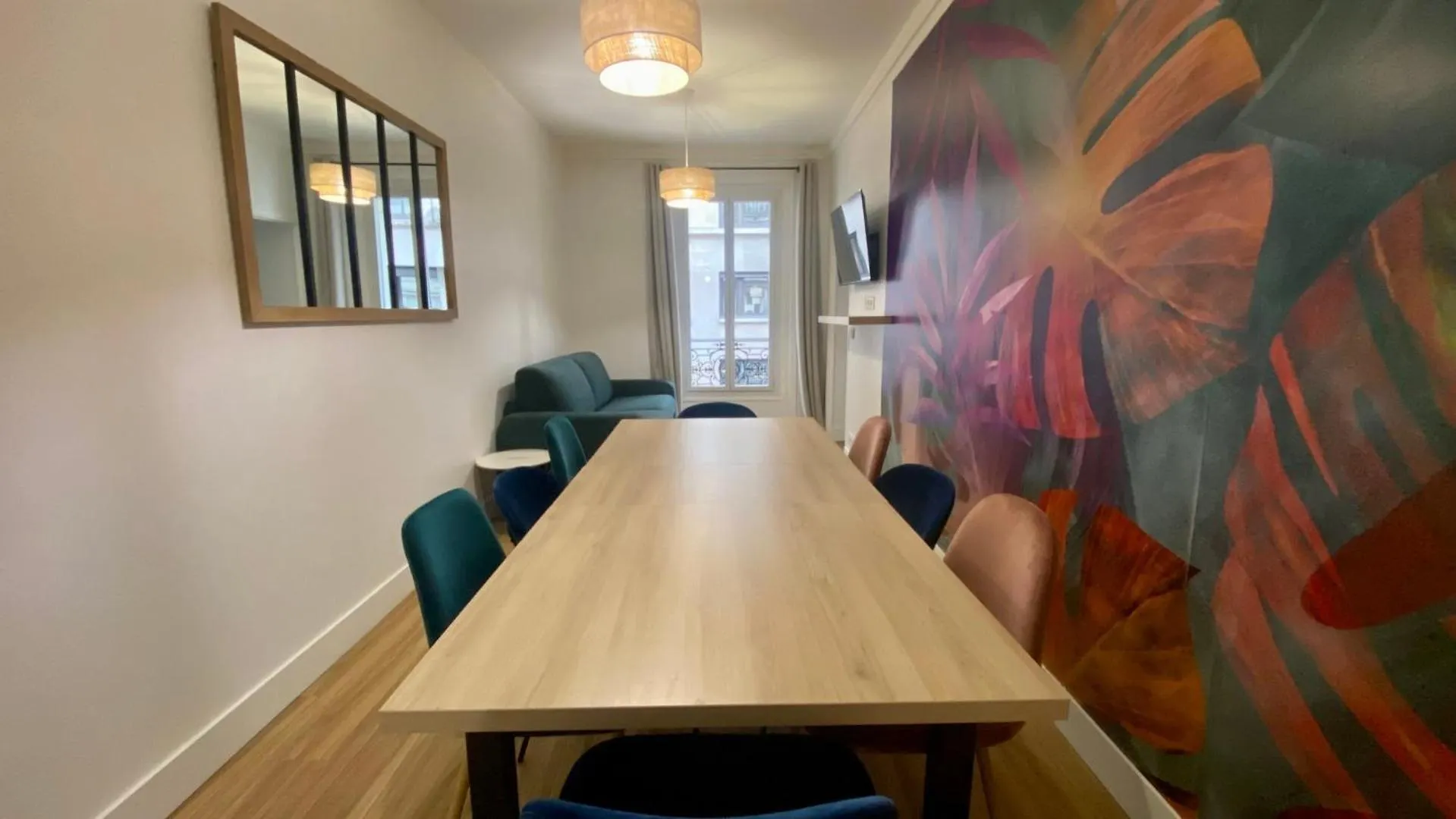 Appartement Lumineux proche de Saint-Lazare - 8P Paris France