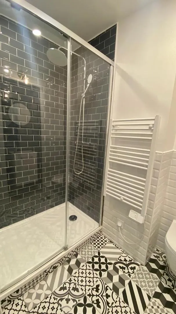 Appartement Lumineux proche de Saint-Lazare - 8P Paris
