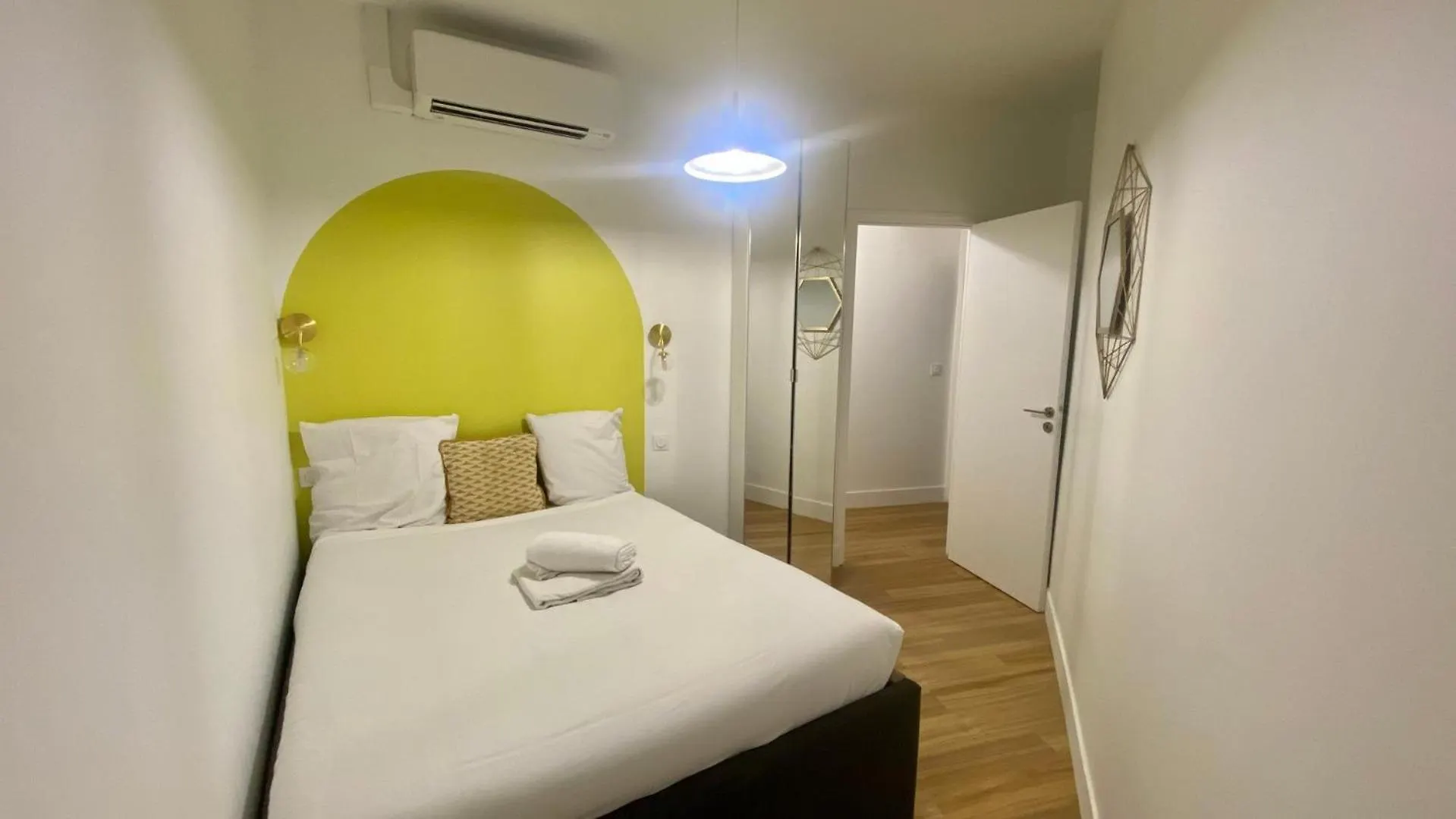 Appartement Lumineux proche de Saint-Lazare - 8P Paris 0*,