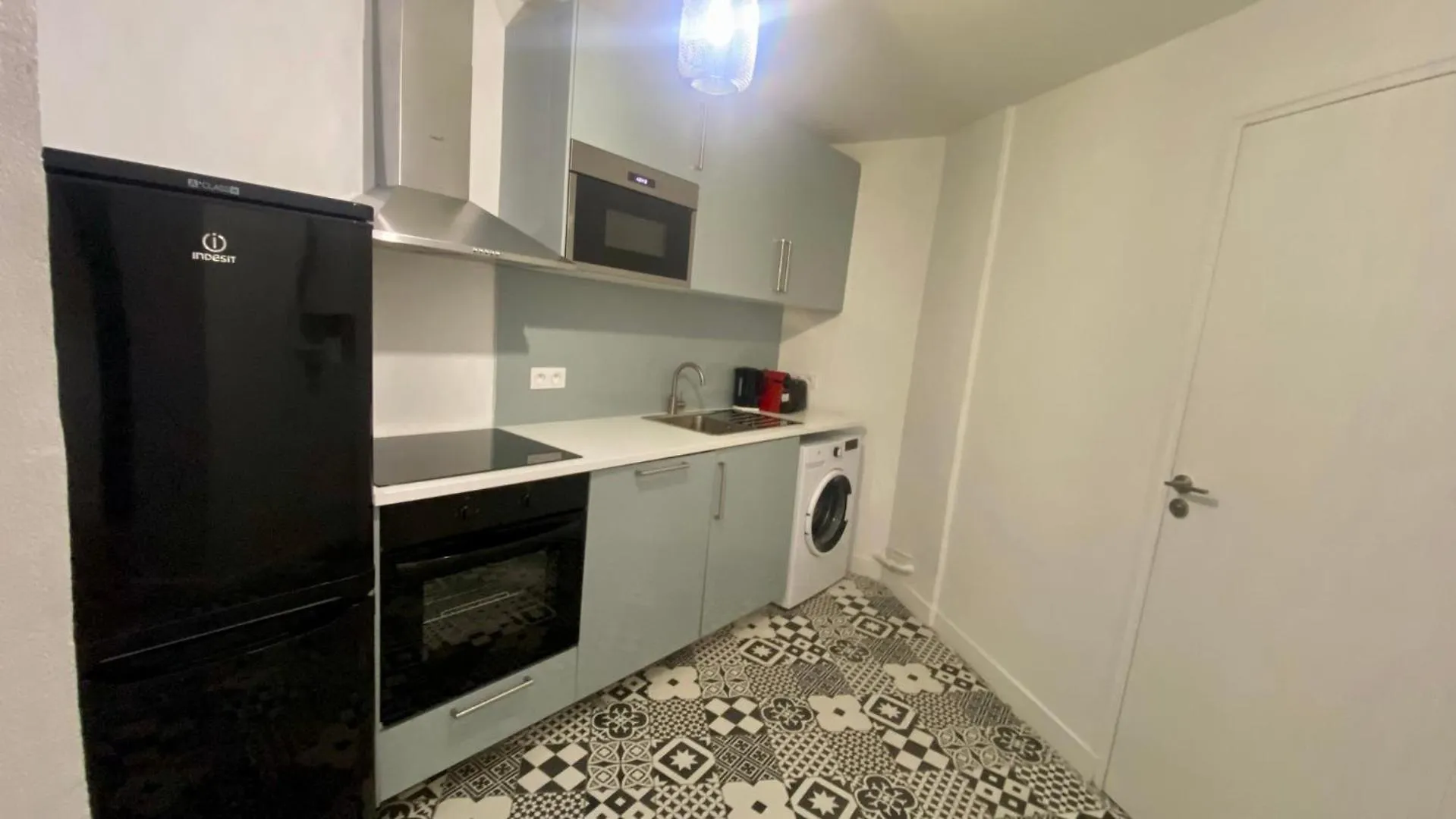 Appartement Lumineux proche de Saint-Lazare - 8P Paris